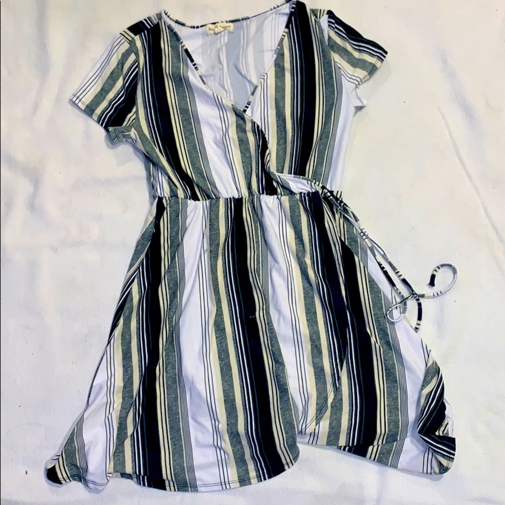 ✨Beautiful, Colorful, and Comfy Dress✨